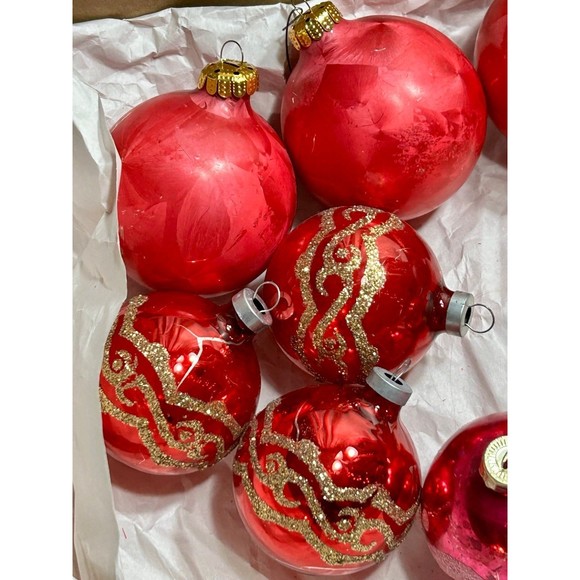 Vintage Lot of 28 Glass Ornaments: Rouch & Similar Unmarked Styles - Picture 9 of 11